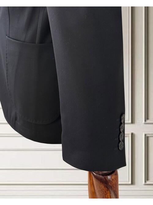Black Peak Lapel Men’s Suit with Patch Pockets