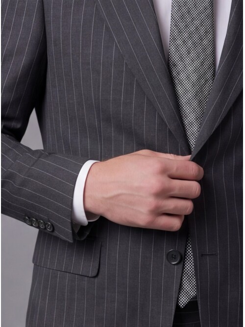 Siyah Çizgili Yünlü Sivri Yaka Comfort Fit Takım Elbise