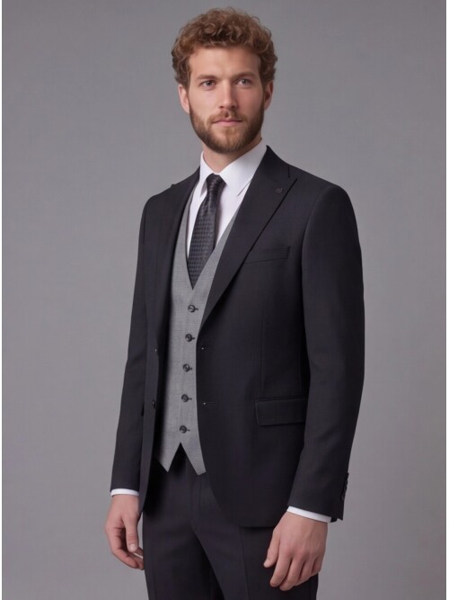 Siyah Sivri Yaka Çift Düğmeli Slim Fit Yelekli Takım Elbise