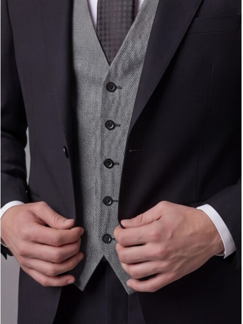 Siyah Sivri Yaka Çift Düğmeli Slim Fit Yelekli Takım Elbise