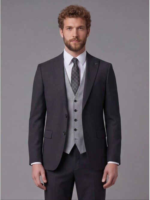 Siyah Sivri Yaka Çift Düğmeli Slim Fit Yelekli Takım Elbise