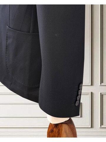 Navy Blue Peak Lapel Men’s Suit with Patch Pockets