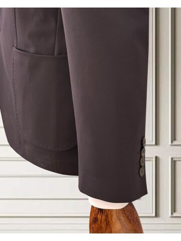 Brown Peak Lapel Men’s Suit with Patch Pockets