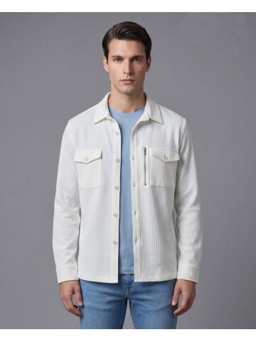 Beyaz Dokulu Kapaklı ve Fermuarlı Gömlek Ceket