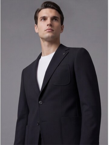 Siyah Mono Yaka İki Düğmeli Takım Elbise