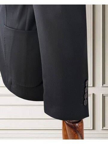 Black Peak Lapel Men’s Suit with Patch Pockets