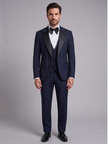 Navy Blue Peak-Lapel Grooms Suit